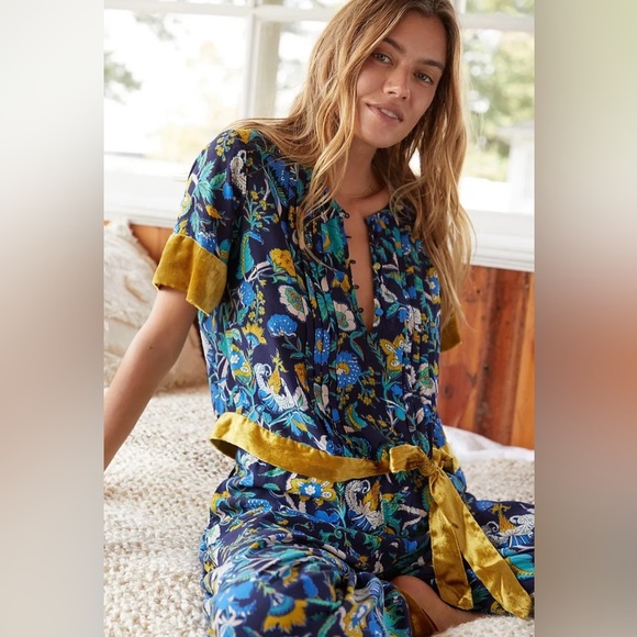 Anthropologie 100% Viscose Clara Print Velvet Trimmed Top Size Large - Picture 1 of 5